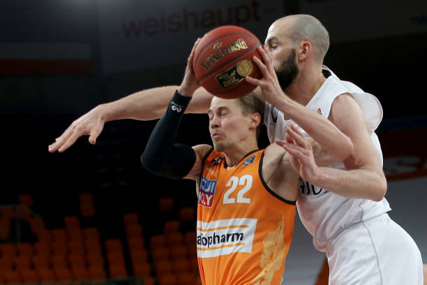 坚持与进步 坚持与进步